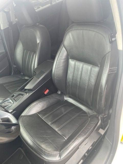 Used 2011 Buick Regal CXL w/ RL5 Preferred Equipment Group FWD image 5
