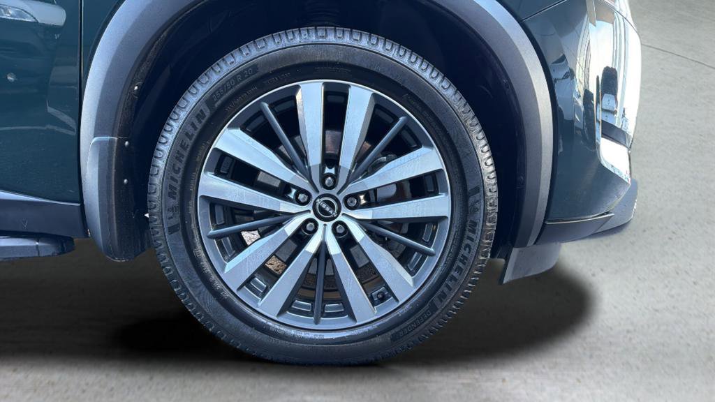 Certified 2022 Nissan Pathfinder Platinum w/ Lighting Package (N93) image 12