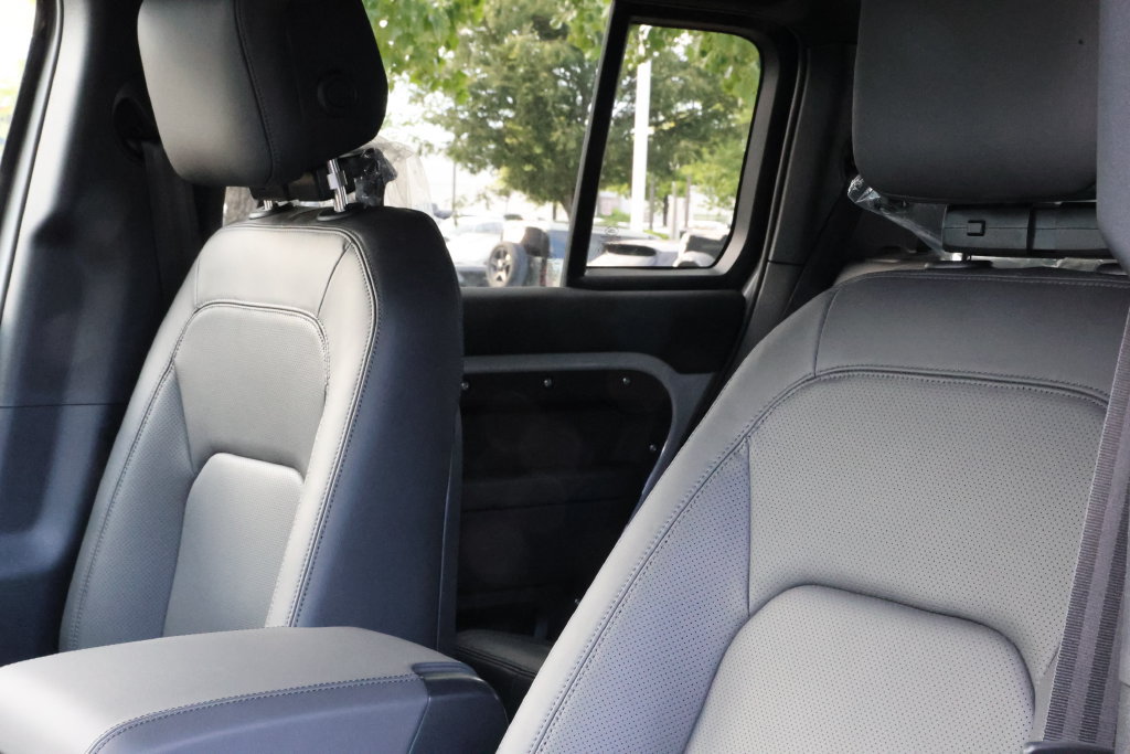 New 2026 Land Rover Defender 110 X-Dynamic SE AWD/4WD image 11