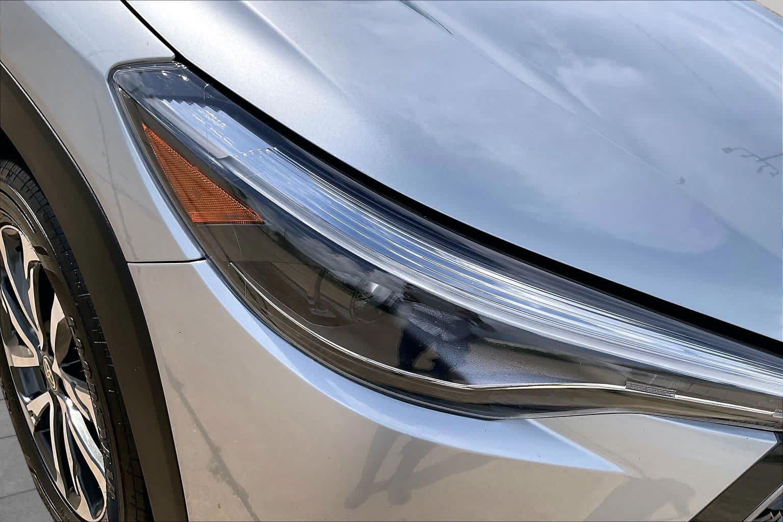 Used 2025 Toyota Corolla Cross XLE FWD image 25