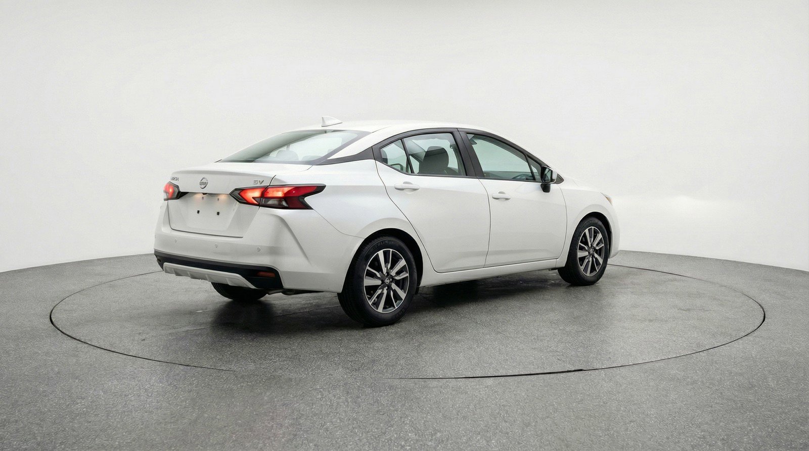 Used 2025 Nissan Versa SV FWD image 9