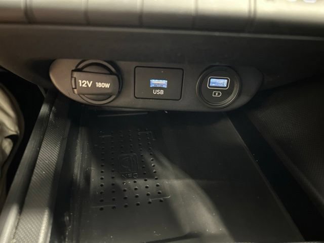 Used 2023 Hyundai Elantra Limited FWD image 30