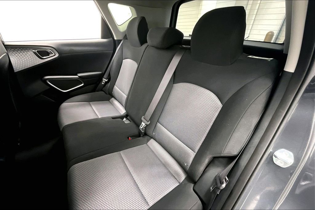 Used 2023 Kia Soul LX w/ LX Technology Package FWD image 27