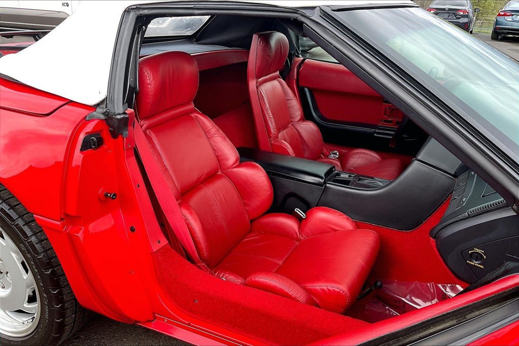 Used 1992 Chevrolet Corvette Convertible RWD image 27