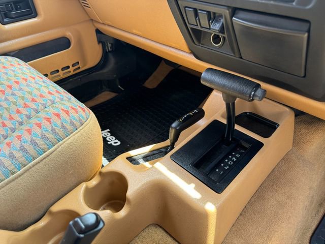 Used 1998 Jeep Wrangler Sport image 39
