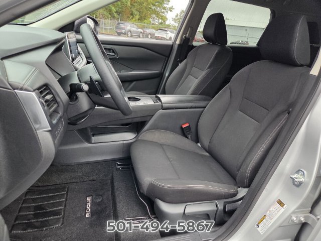 Used 2024 Nissan Rogue S FWD image 9