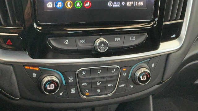 Used 2023 Chevrolet Traverse Premier FWD image 17