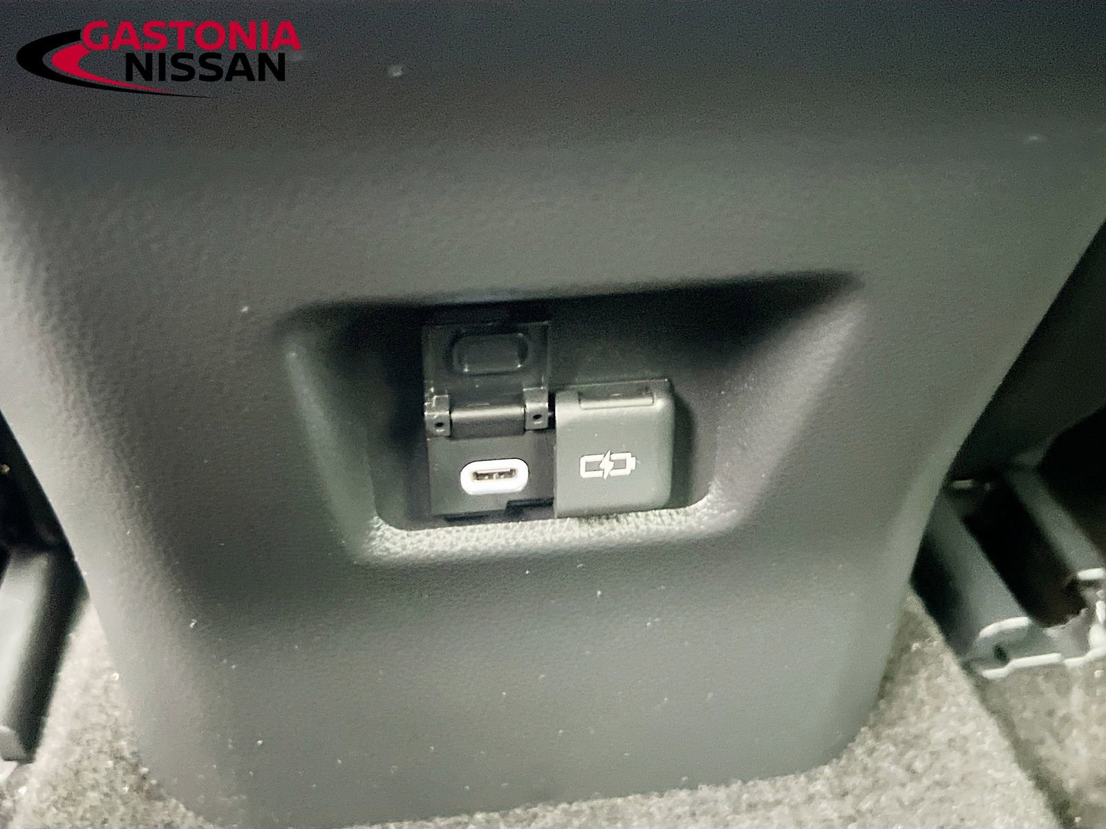 Used 2023 Toyota RAV4 XLE Premium image 33