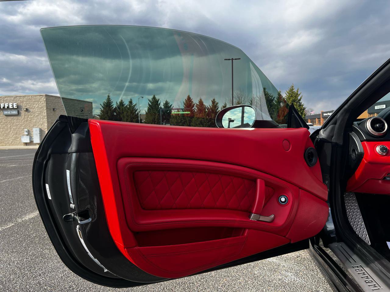 Used 2012 Ferrari California image 9