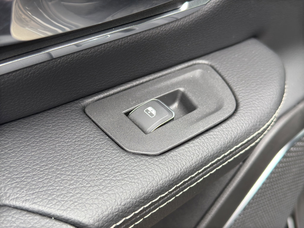 New 2026 RAM 1500 Laramie AWD/4WD image 32