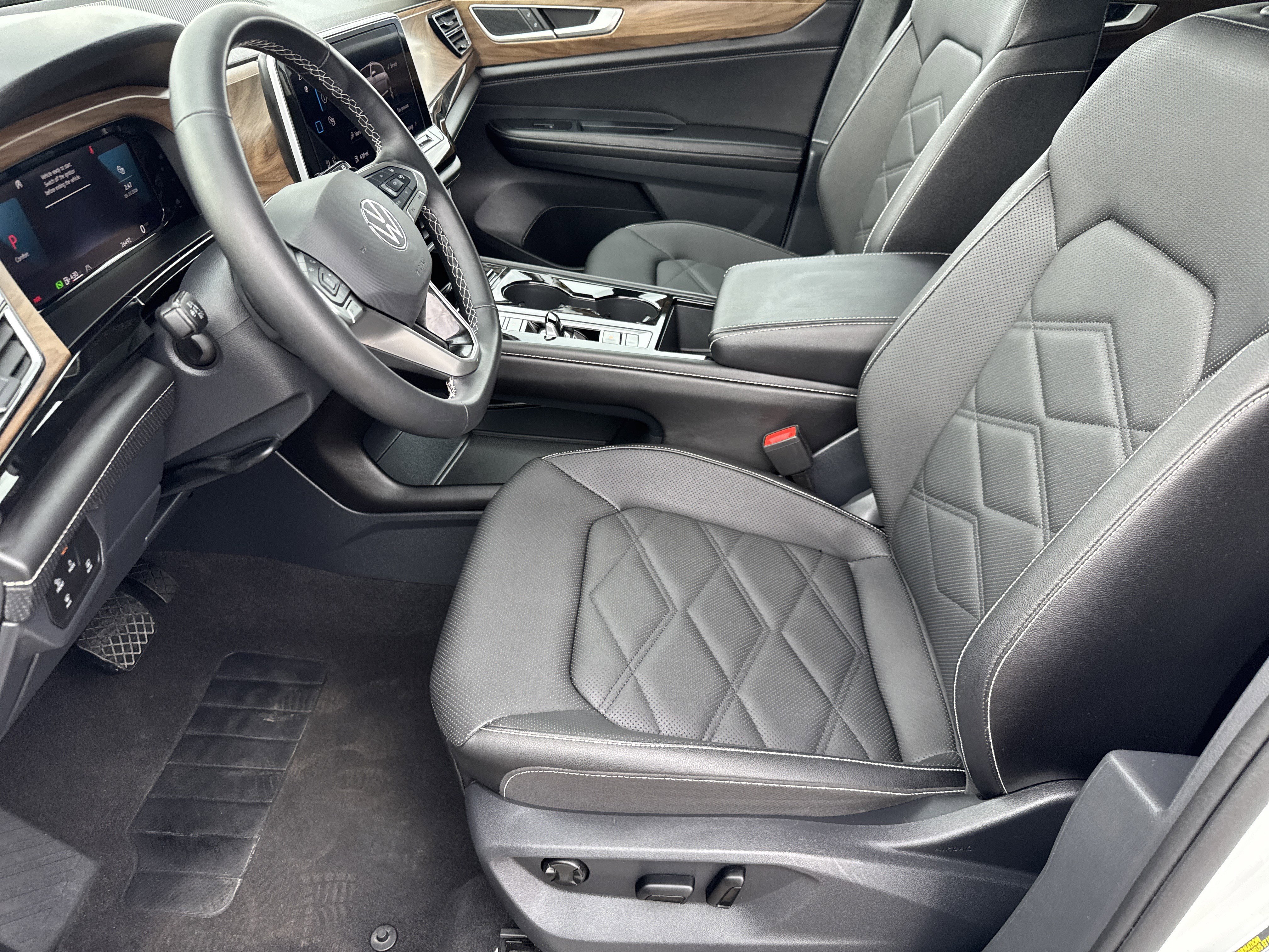 Used 2025 Volkswagen Atlas SE image 5