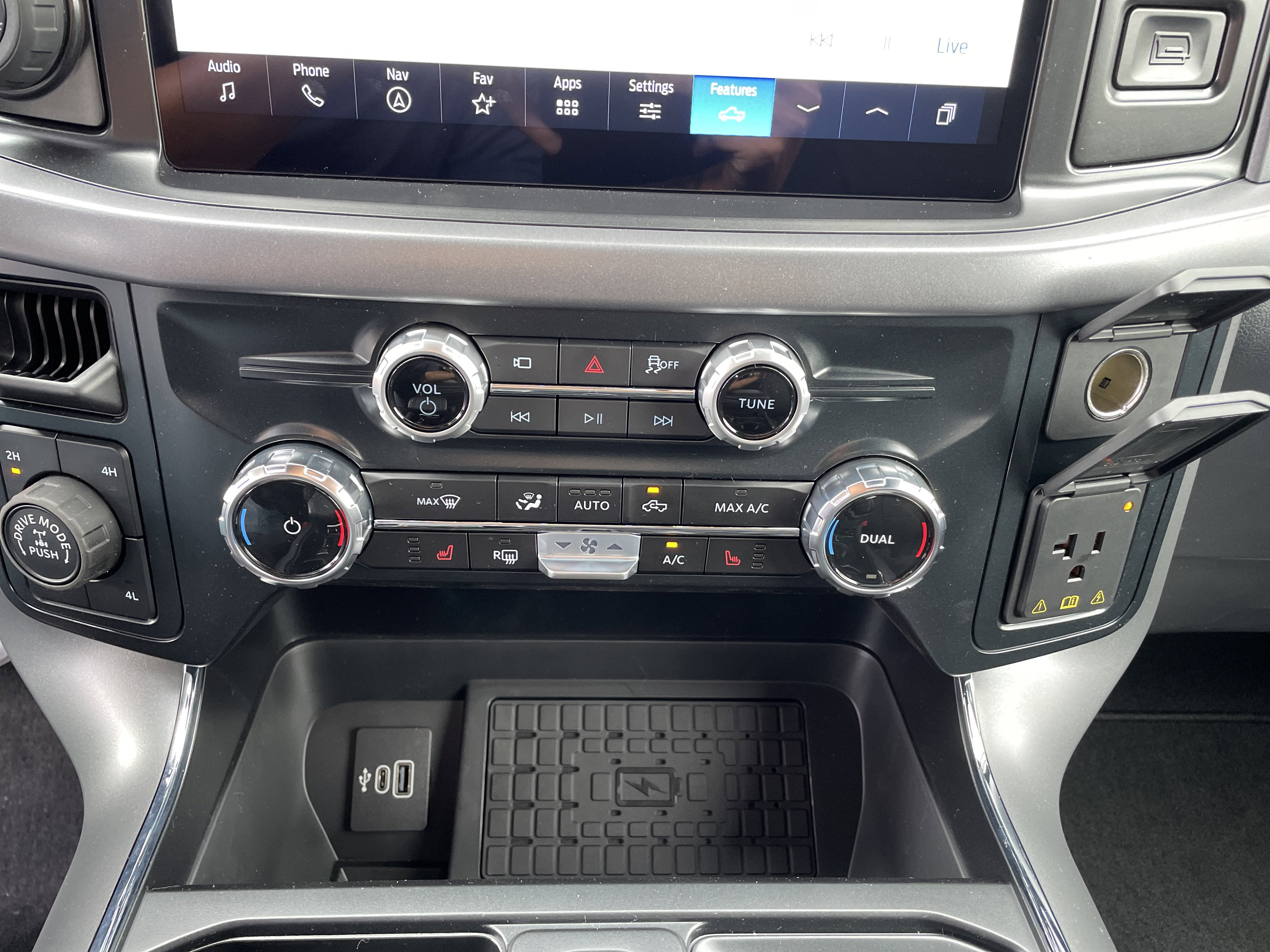 New 2025 Ford F150 XLT w/ Equipment Group 302A MID image 32