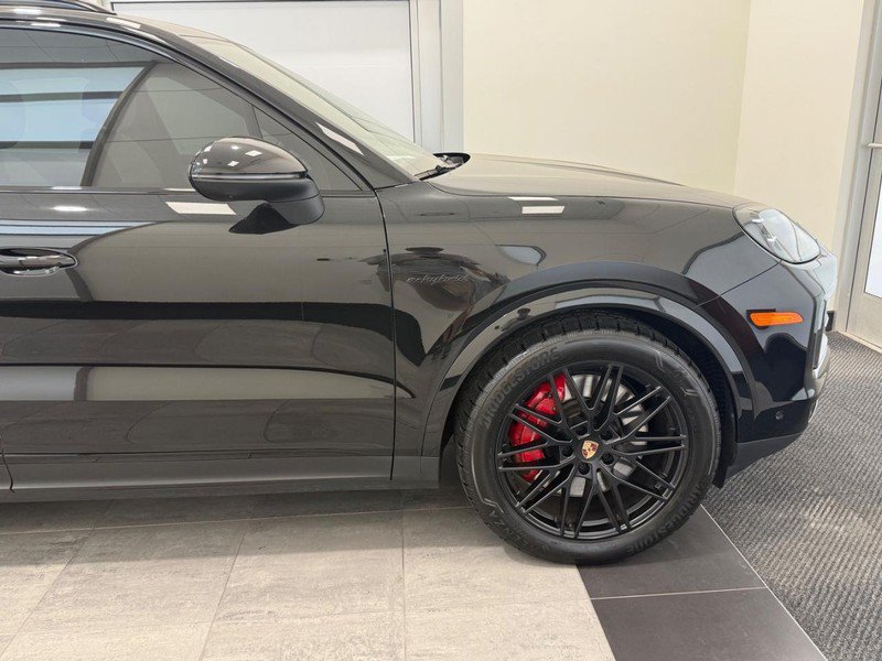 Certified 2025 Porsche Cayenne S AWD/4WD image 10