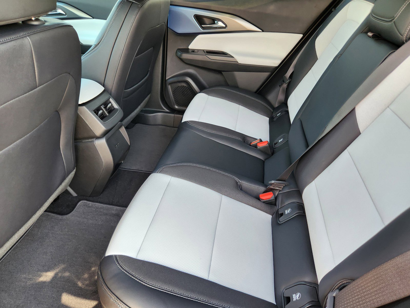 New 2026 Chevrolet Equinox EV LT image 20