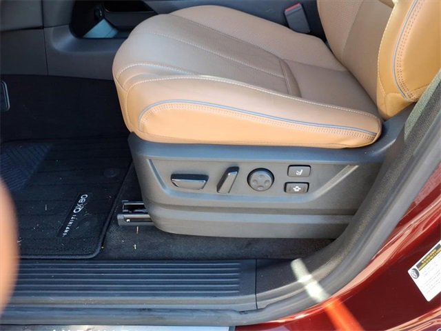 Used 2025 INFINITI QX80 Sensory image 5