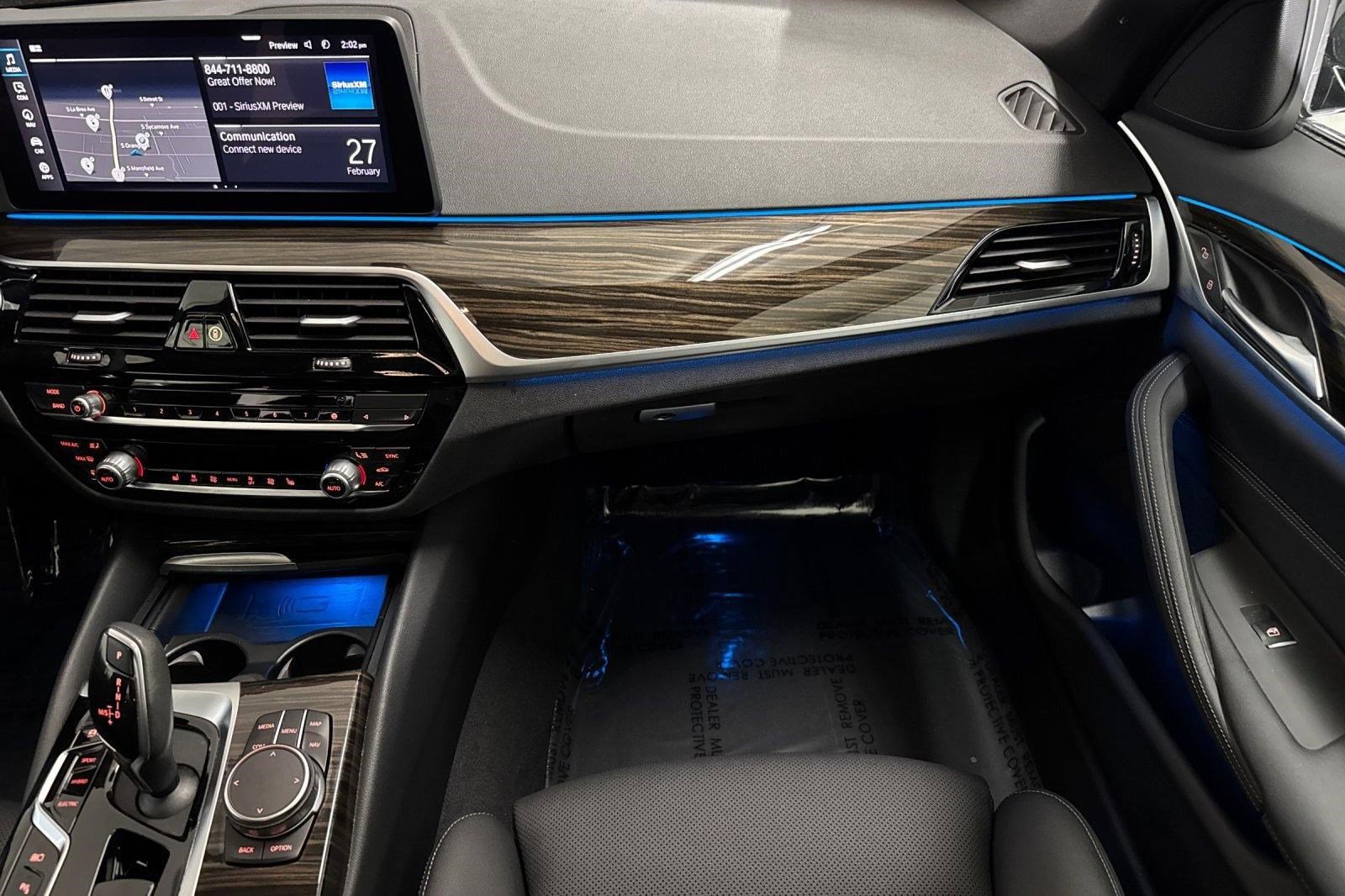 Used 2023 BMW 530e w/ Convenience Package image 29