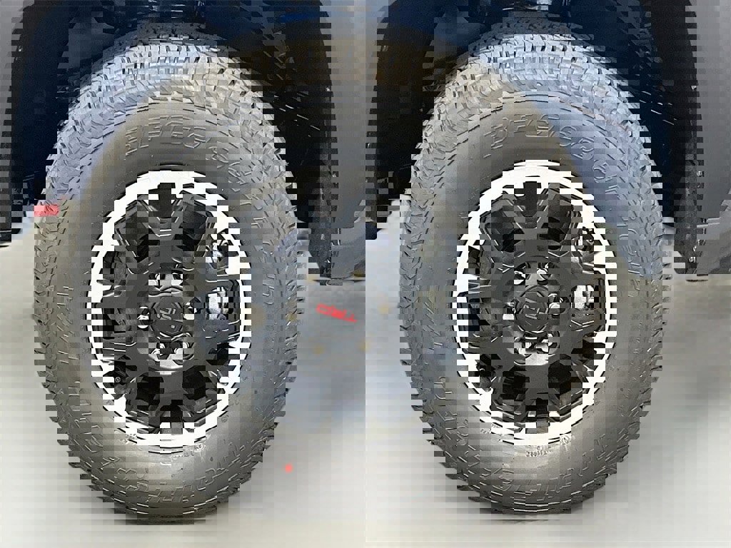 New 2025 Toyota Tacoma TRD Off-Road image 9