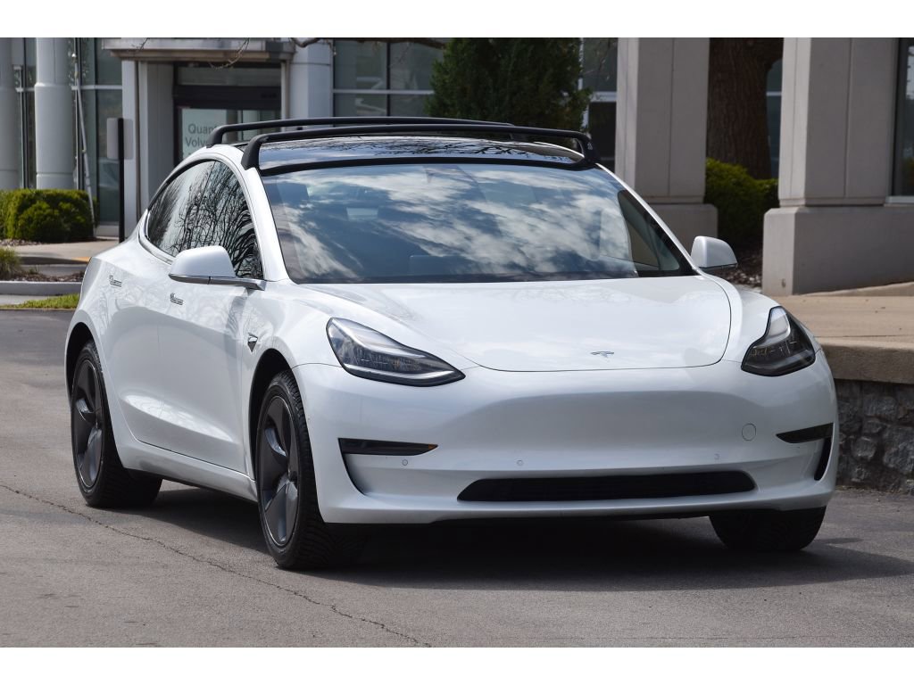 Used 2020 Tesla Model 3 Standard Range Plus image 2
