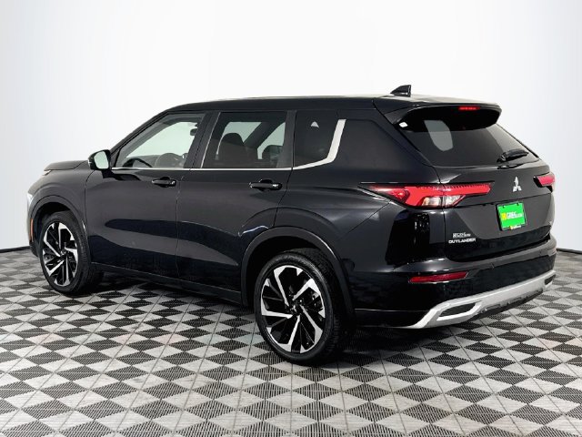 Used 2023 Mitsubishi Outlander SE FWD image 6