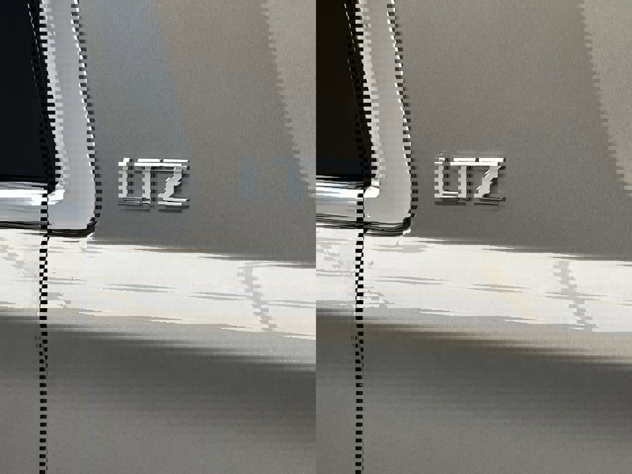 Used 2015 Chevrolet Tahoe LTZ AWD/4WD image 37