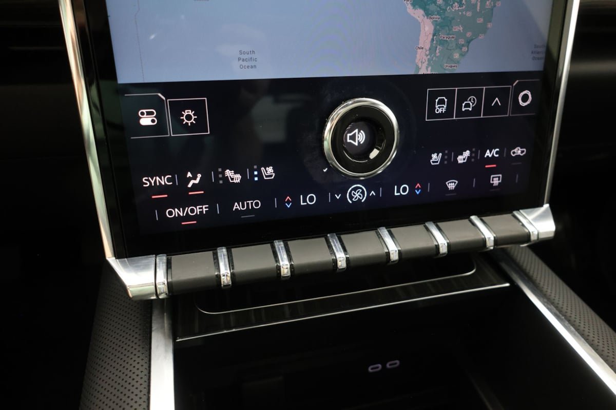 Used 2025 GMC Sierra EV Denali AWD/4WD image 30