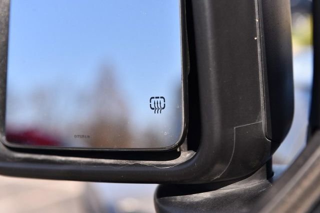 Used 2018 Jeep Wrangler Unlimited Sahara w/ Uconnect 4C Nav & Sound Group image 9