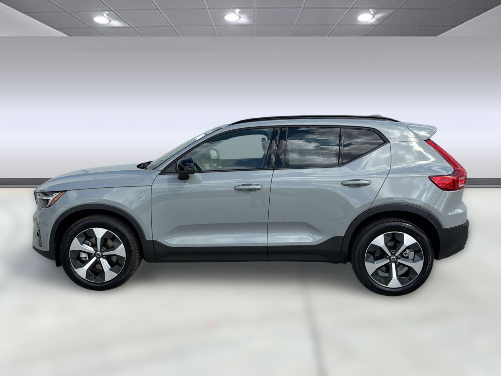 New 2026 Volvo XC40 B5 Plus w/ Protection Package Premier AWD/4WD image 2