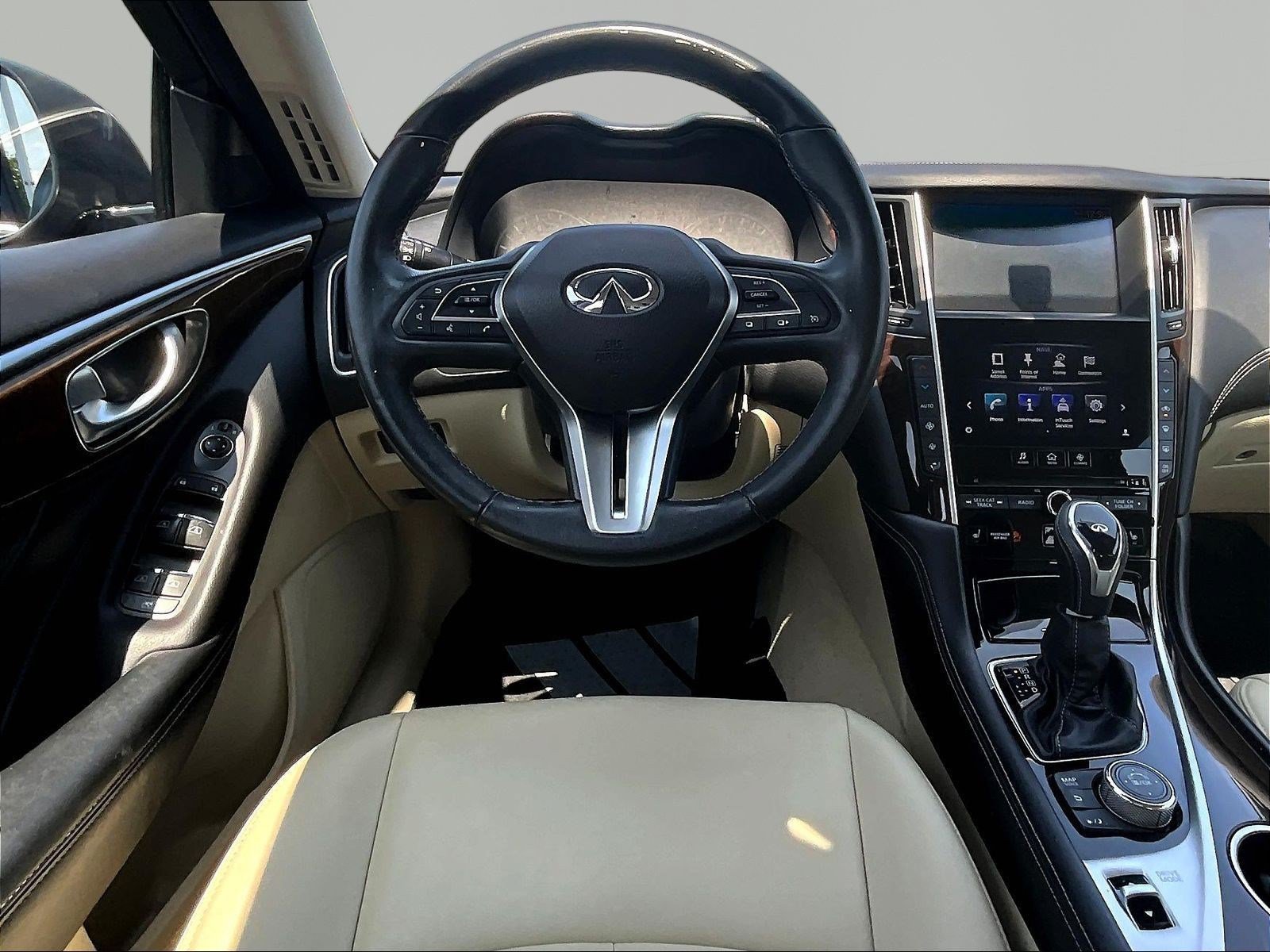 Used 2019 INFINITI Q50 Luxe w/ Essential Package (3.0T Luxe) AWD/4WD image 8