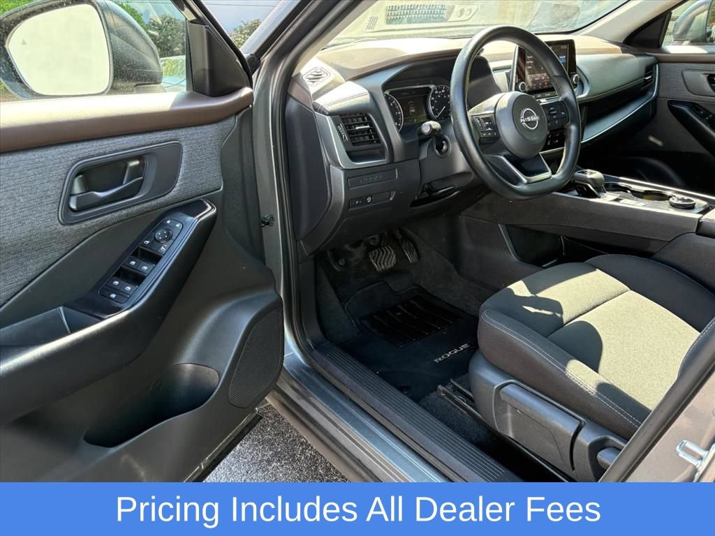 Used 2023 Nissan Rogue S AWD/4WD image 17