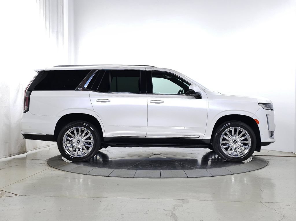 Used 2024 Cadillac Escalade Premium Luxury AWD/4WD image 9