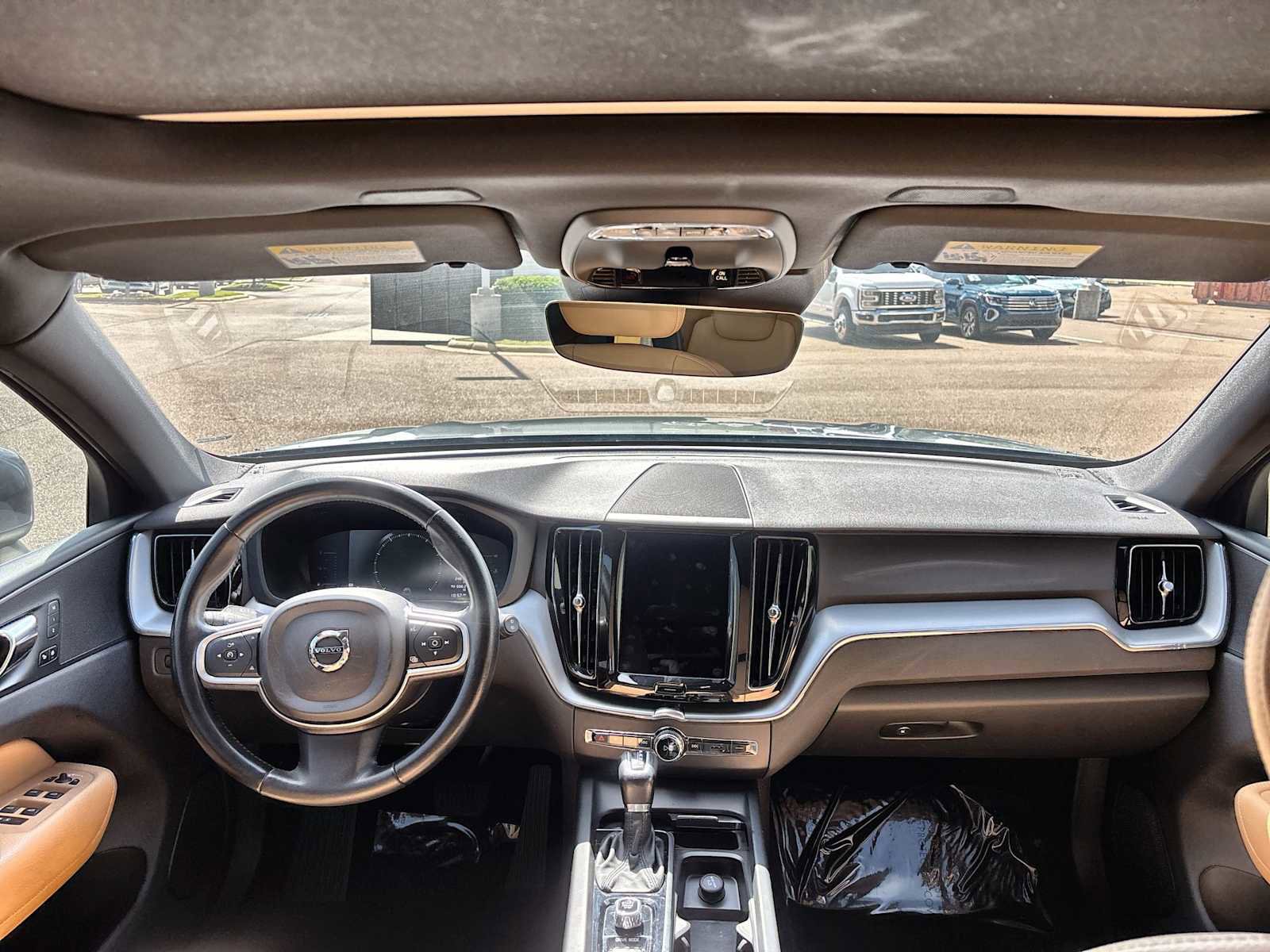 Used 2019 Volvo XC60 T5 Momentum w/ Premium Package FWD image 20