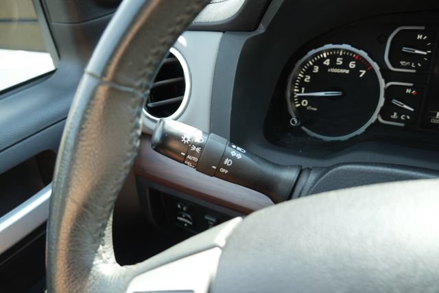 Used 2021 Toyota Tundra Limited w/ Limited Premium Package AWD/4WD image 28