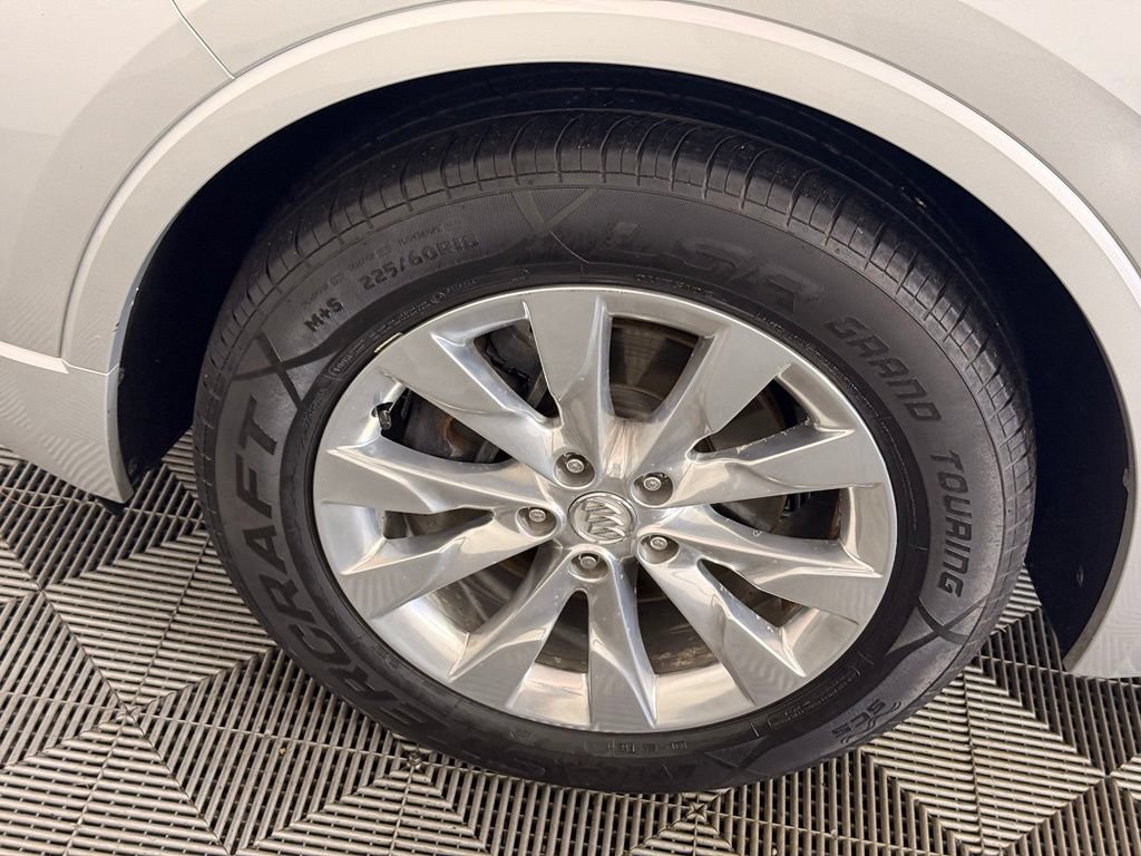 Used 2017 Buick Envision Essence FWD image 15