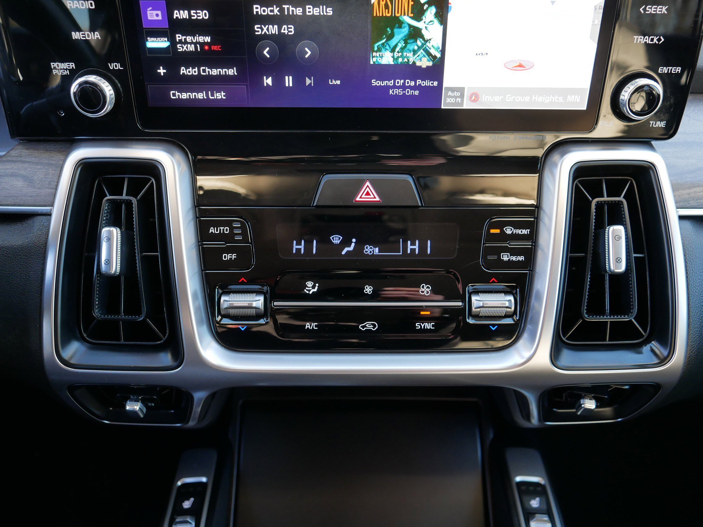 Certified 2022 Kia Sorento S w/ Panoramic Sunroof Package image 23