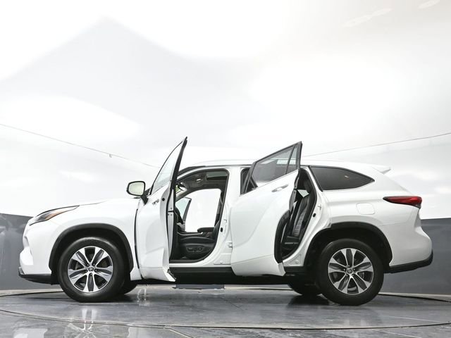 Used 2023 Toyota Highlander XLE FWD image 78