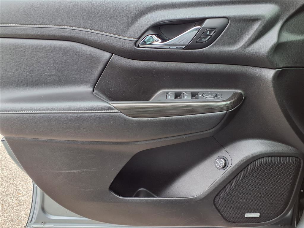 Used 2023 GMC Acadia SLT image 21