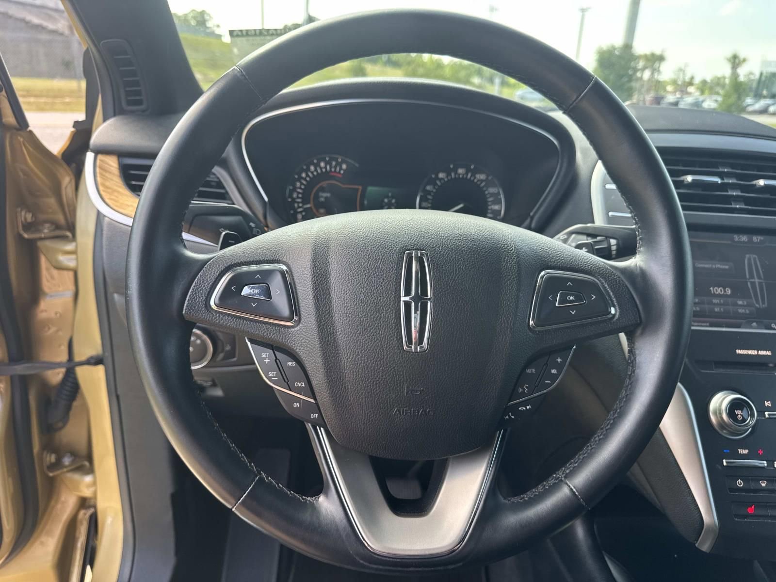 Used 2015 Lincoln MKC FWD w/ Equipment Group 101A Select image 21