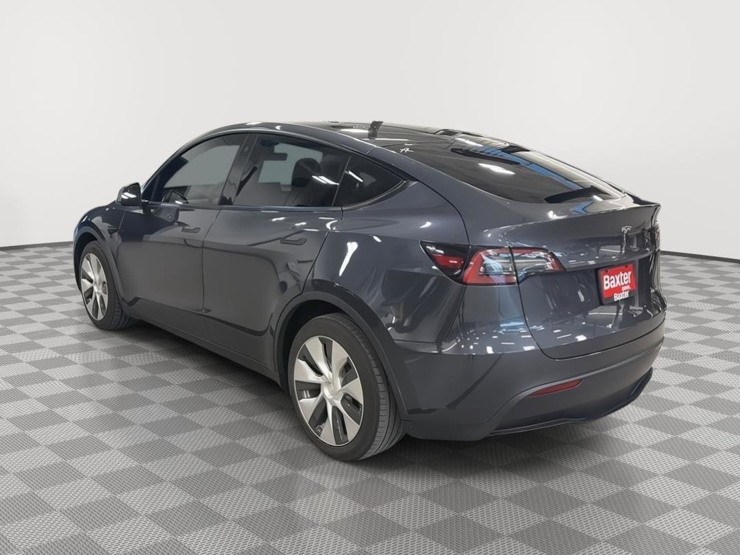 Used 2021 Tesla Model Y Long Range image 8