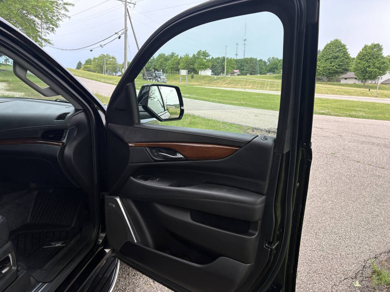 Used 2020 Cadillac Escalade Premium Luxury AWD/4WD image 39