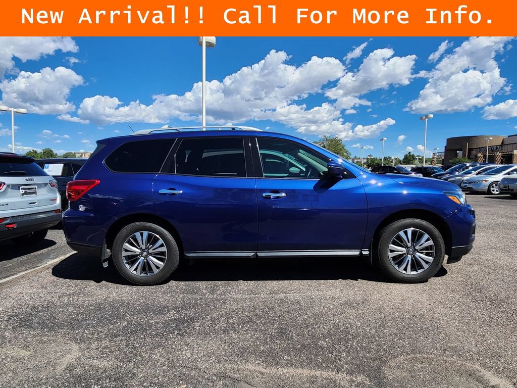 Used 2017 Nissan Pathfinder S AWD/4WD image 7