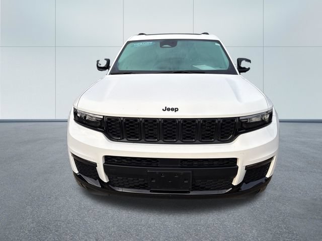 Used 2025 Jeep Grand Cherokee L Limited w/ Black Appearance Package AWD/4WD image 6