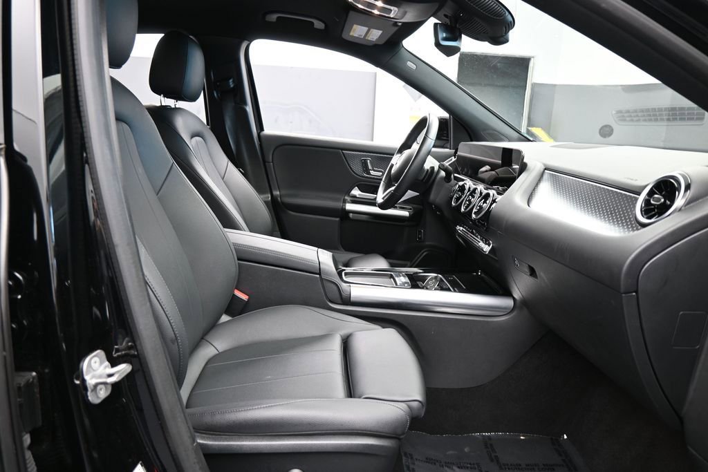 Used 2025 Mercedes-Benz GLA 250 image 42