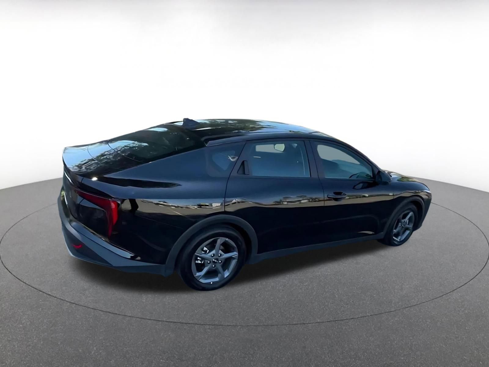 Used 2025 Kia K4 LXS image 14