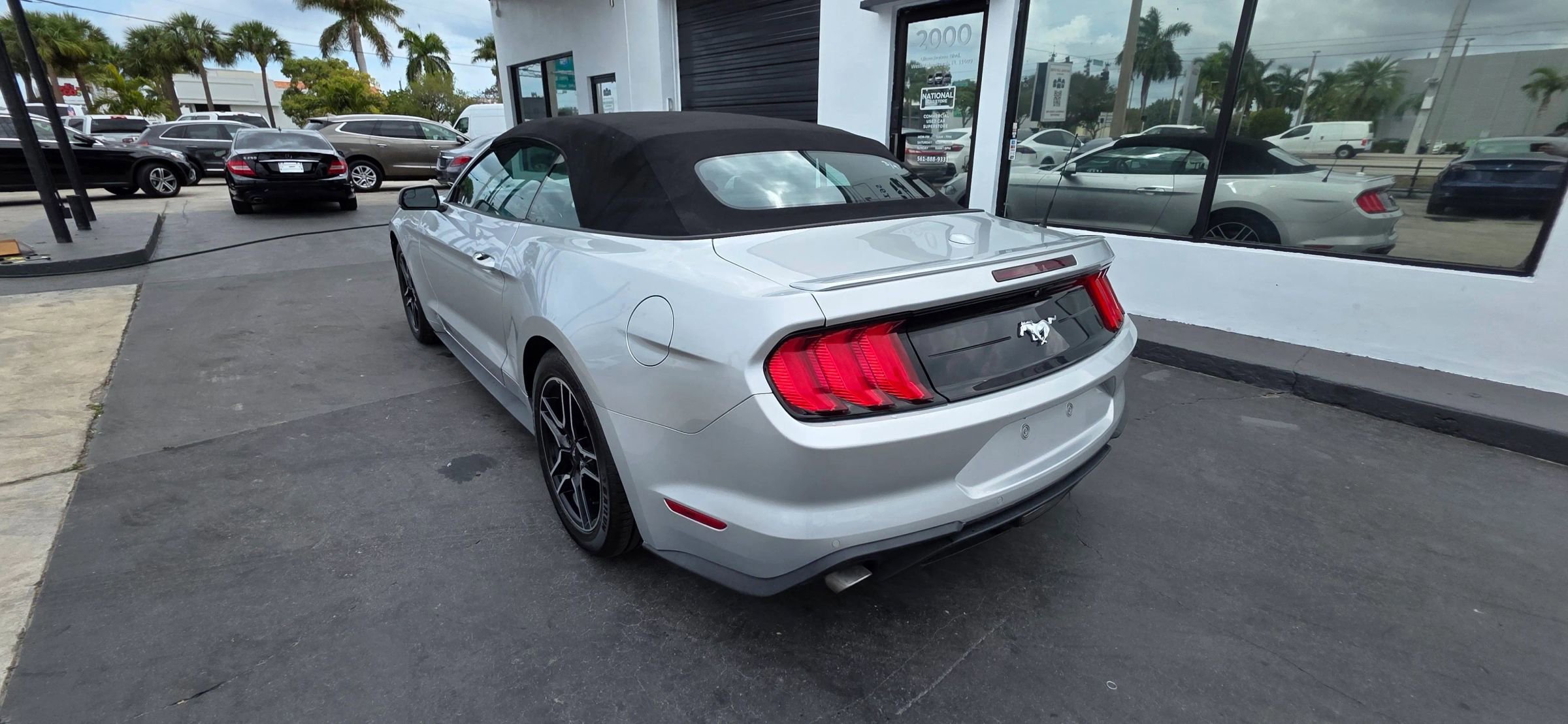 Used 2018 Ford Mustang Premium image 10