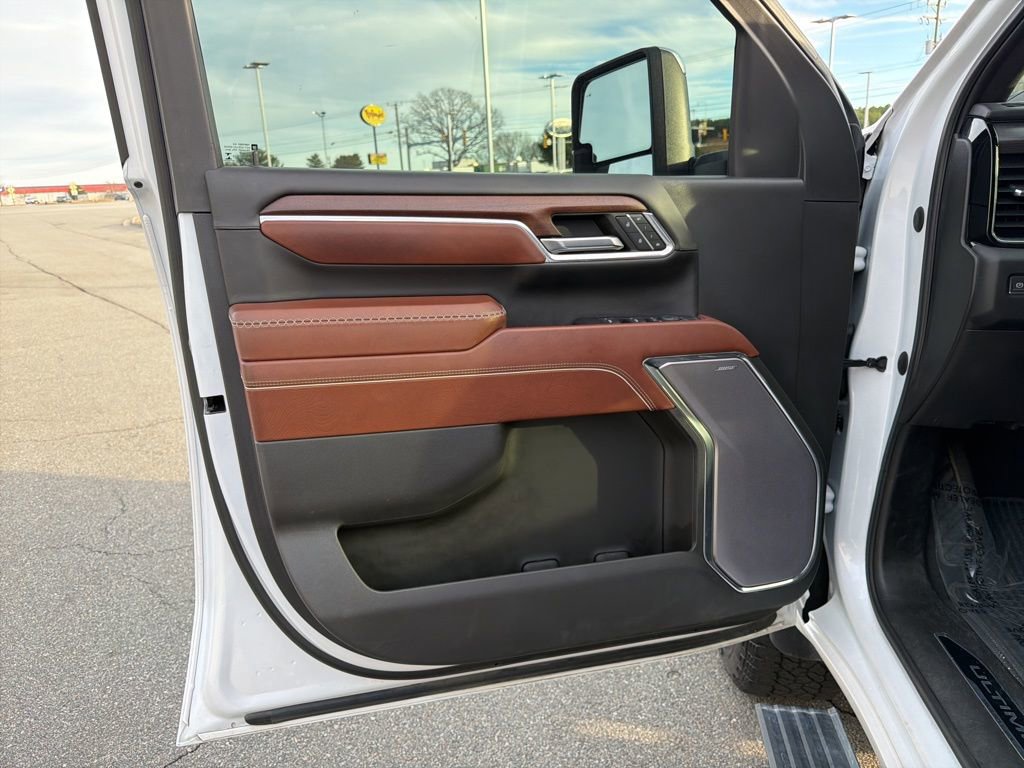 Used 2024 GMC Sierra 3500 Denali Ultimate image 13