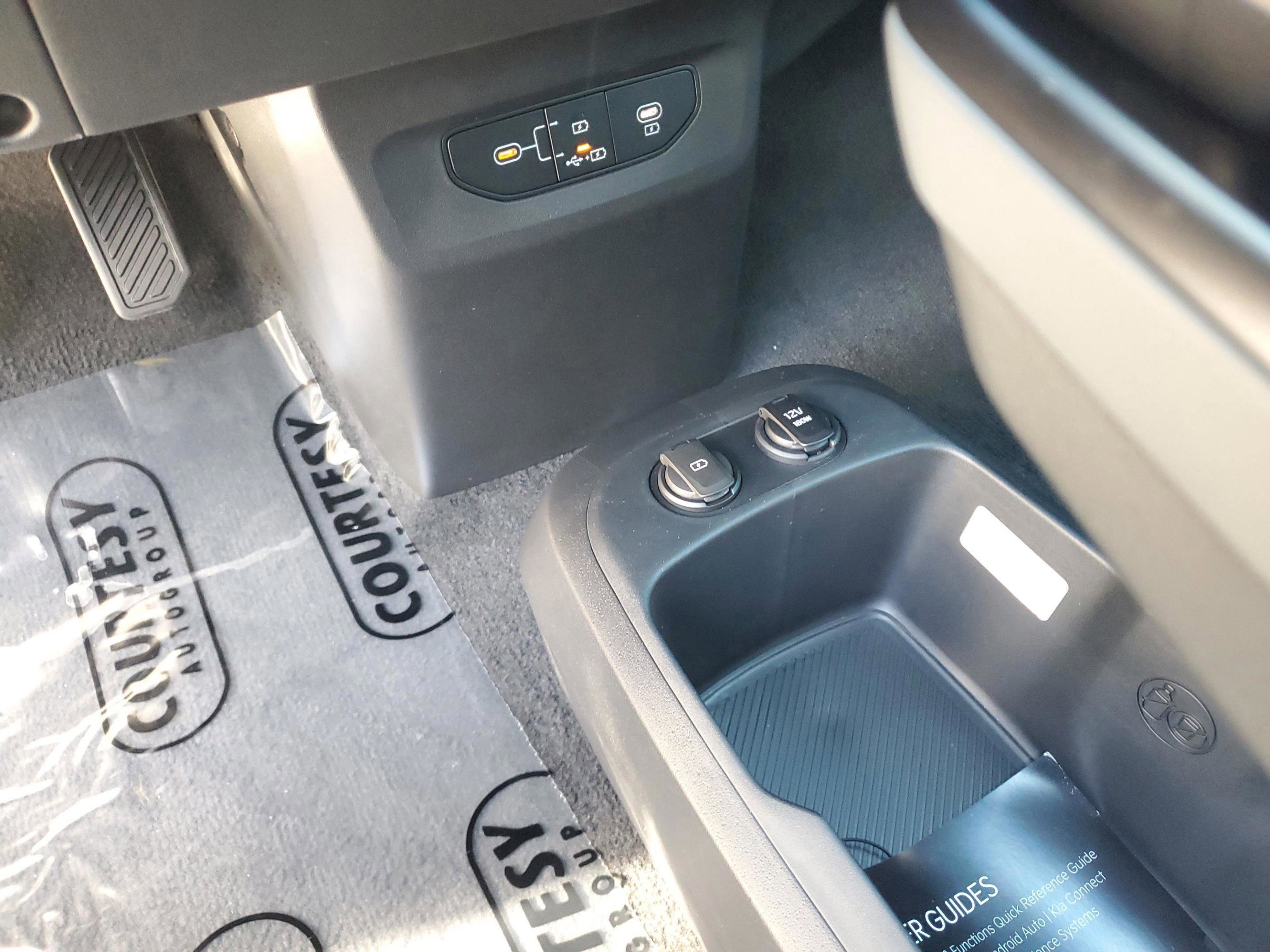 New 2025 Kia EV6 Wind image 18