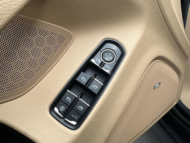 Used 2013 Porsche Panamera 4 image 46