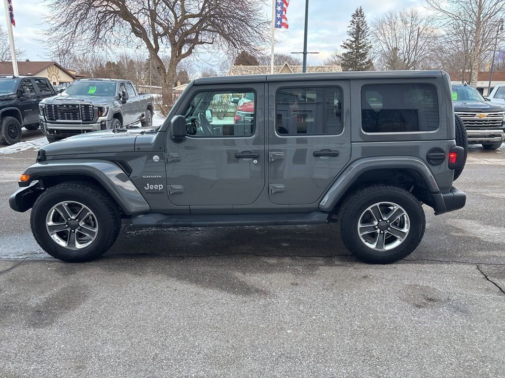 Used 2022 Jeep Wrangler Unlimited Sahara w/ Cold Weather Group AWD/4WD image 8