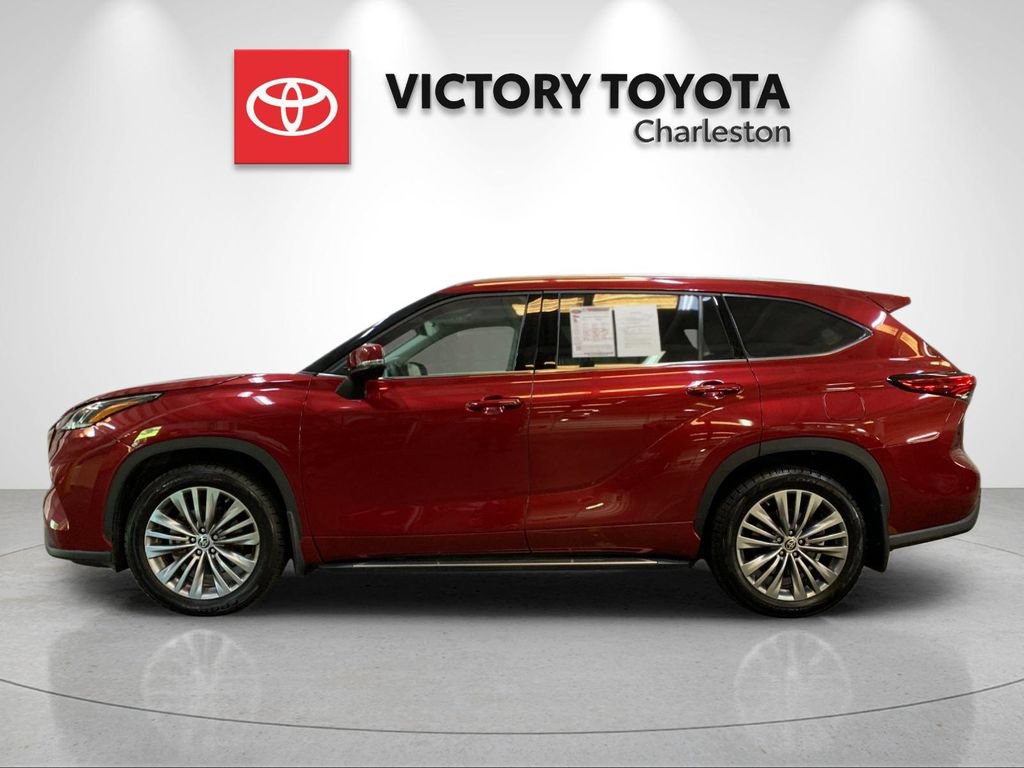 Used 2020 Toyota Highlander Platinum AWD/4WD image 2