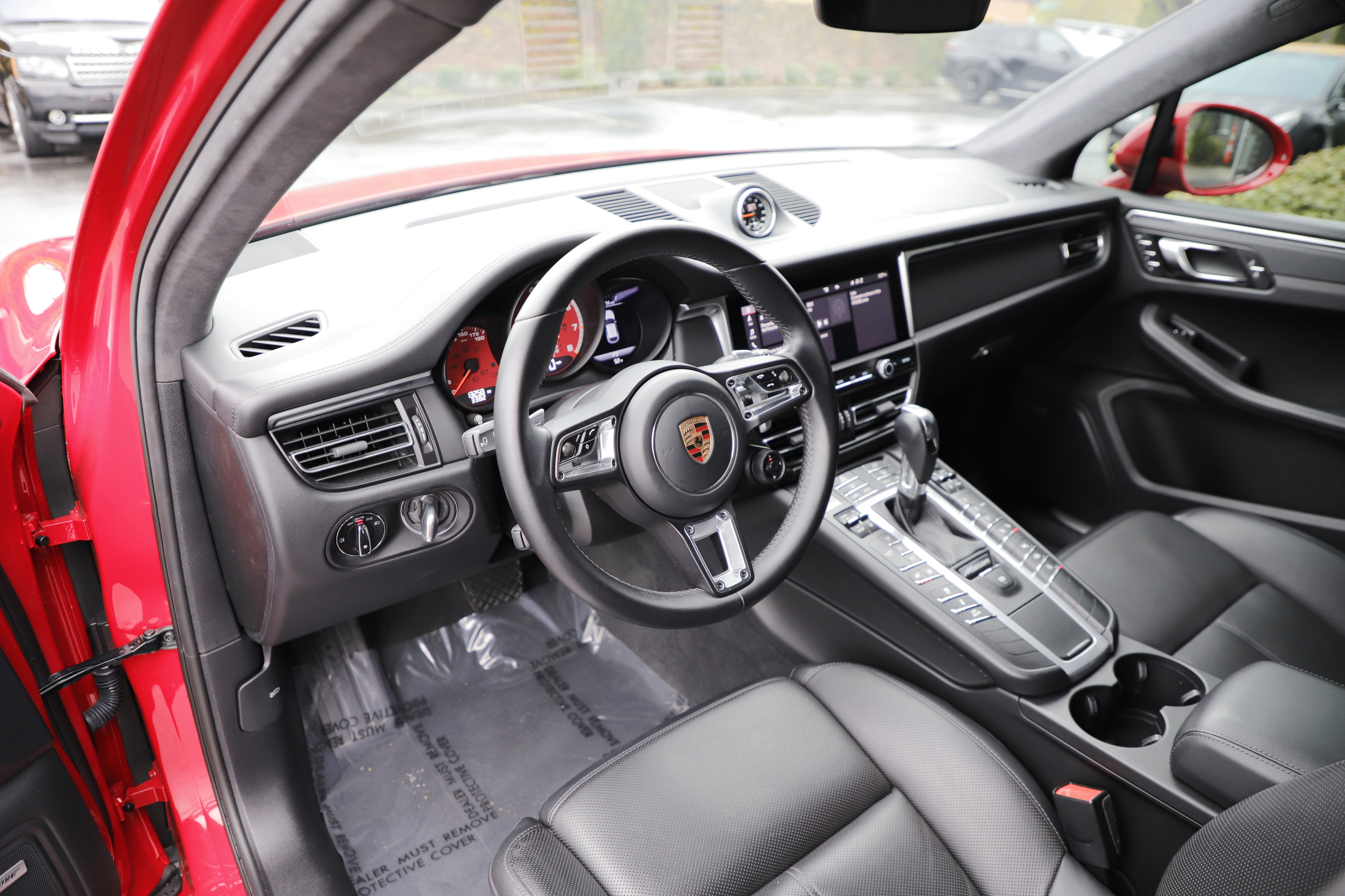 Used 2020 Porsche Macan Turbo image 19
